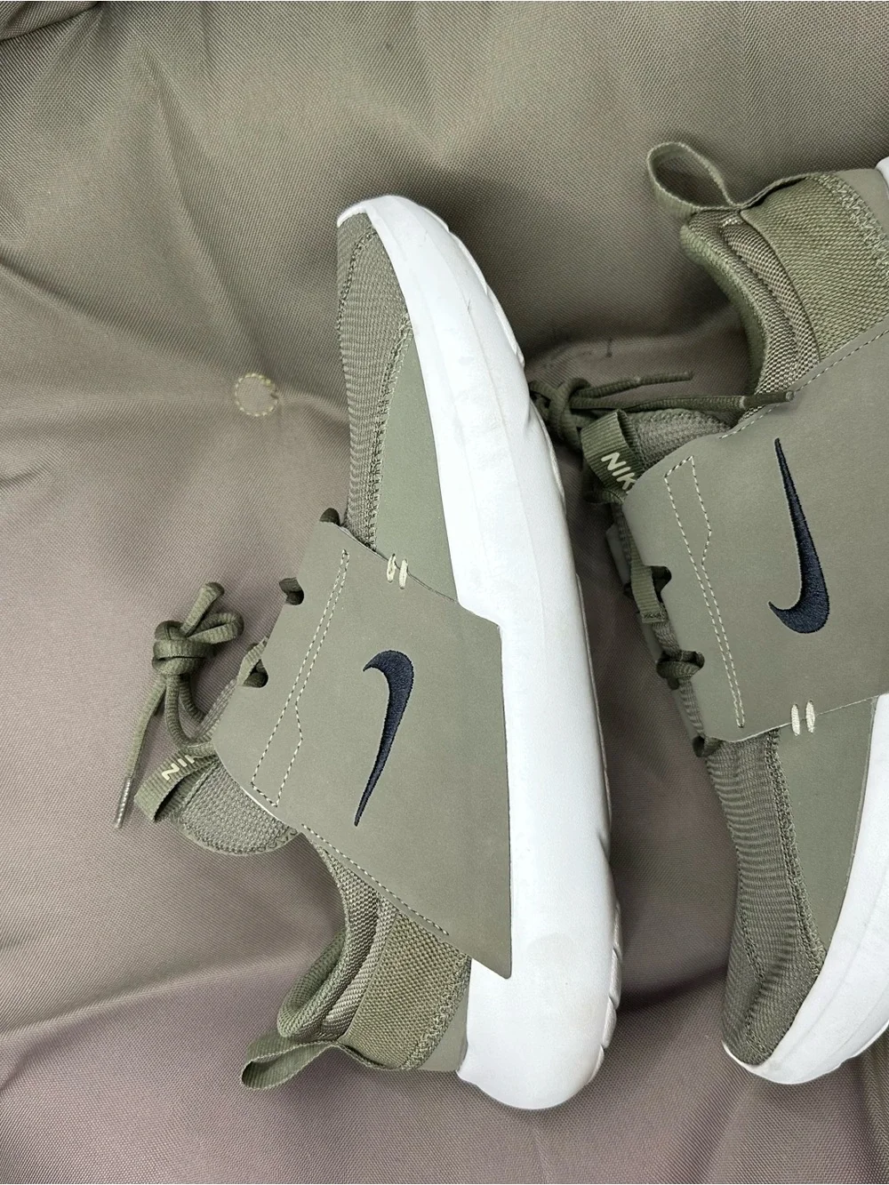 Nike E series AD medium olive green mens active running shoes size 10